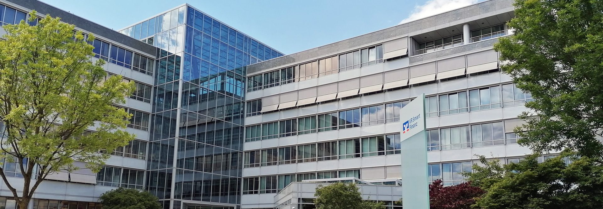 Eine Karriere bei der VR Smart Finanz bedeutet, Teil eines starken Teams zu sein! Eine Karriere bei der VR Smart Finanz bedeutet, Teil eines starken Teams zu sein!